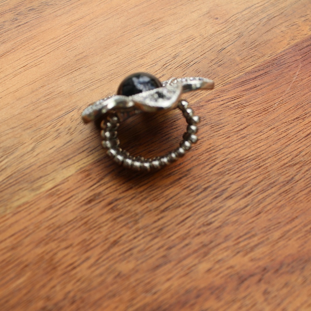 Flower Ring - Picture 2 of 2